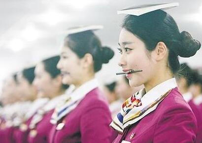 成都高铁学校招生年龄多大合适?高铁乘务学校招生年龄要求