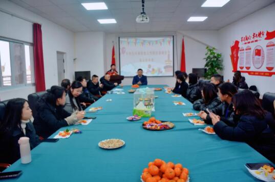 中国五冶高级技工学校龙泉校区员工生日会暖心举行