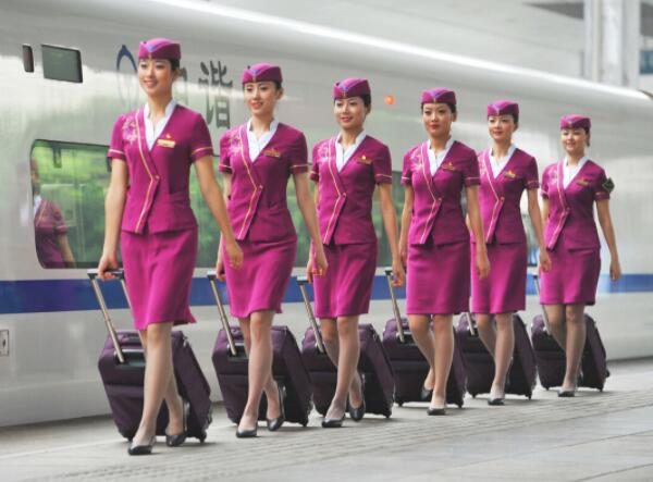 高铁、地铁乘务员与空姐专业就业前景怎么样?月薪多少?
